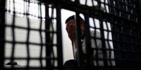 17 أسيرا يواصلون إضرابهم المفتوح عن الطعام رفضا لاعتقالهم الإداري