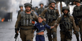 مخابرات الاحتلال تهدد طفلا من الخضر بالقتل بعد عيد الأضحى