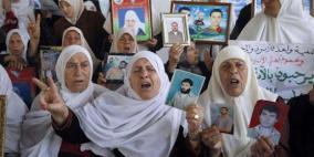 إيقاف زيارات الأهالي لأبنائهم الأسرى في سجون الاحتلال