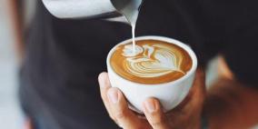 دراسة تربط بين شرب القهوة وزيادة عدد خطوات المشي اليومية!