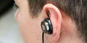 تحذيرات من الاستخدام الطويل لسماعات الأذن