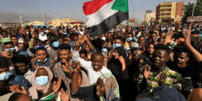 دول عربية تدعو إلى ضبط النفس وتفادي التصعيد في السودان