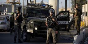 الاحتلال يعتقل مسنة فلسطينية عند حاجز قلنديا بزعم حيازتها سكين