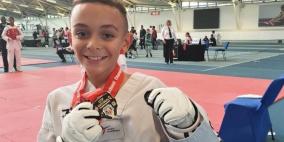 طفل فلسطيني يفوزه ببطولة بريطانيا للتايكواندو