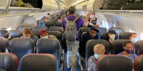 مضيف طيران يكشف عن "أسئلة غريبة" يطرحها المسافرون