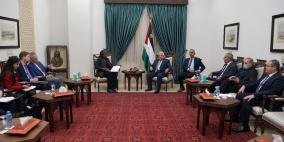 الرئيس عباس: الممارسات الإسرائيلية تقوض حل الدولتين