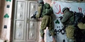 الاحتلال يعتقل 4 مواطنين من الخليل
