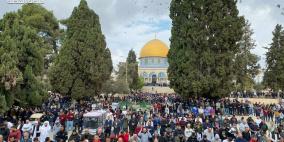 صور: 45 ألفا يؤدون الجمعة في المسجد الأقصى