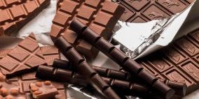 ما الذي يحصل للجسم اذا تناولت الشوكولاتة الداكنة يوميا؟