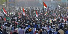 السودان: مقتل متظاهر وإصابة 14 عشية اتفاق البرهان حمدوك