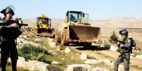 الاحتلال يجرف أراضي ويغلق طرقا زراعية قرب جبل صبيح
