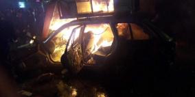 فيديو: شبان يحرقون سيارة مستوطنين دخلت مدينة رام الله
