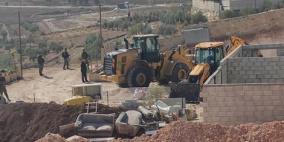 الاحتلال يهدم منزلا وبئر مياه ويجرف 105 دونمات في الخليل
