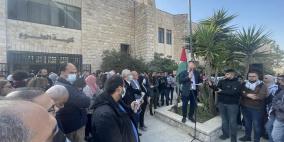 جامعة بيرزيت ترفع علم فلسطين مجدداً بعد أن نزعته قوات الاحتلال