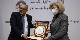 أبو سيف يبحث مع وزيرة الثقافة الأردنية تعزيز التعاون الثقافي