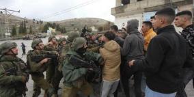 "بتسيلم": جنود الاحتلال يطلقون النار على الفلسطينيين "كإجراء روتيني"