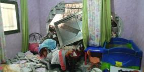 صور: نجاة عائلة انهارت صخرة على منزلها غرب سلفيت بفعل السيول