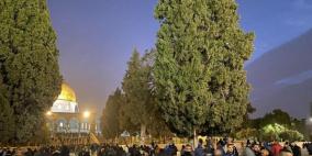 الآلاف يؤدون صلاة الفجر في المسجد الأقصى 