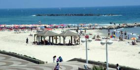 اسرائيل تعلن منع السباحة قبالة شواطئ تل أبيب وحيفا