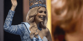 تتويج ملكة جمال العالم في حفل ضخم شهد تضامن مع أوكرانيا