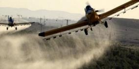 طائرات الاحتلال ترش أراضي المزارعين في غزة بمبيدات سامة