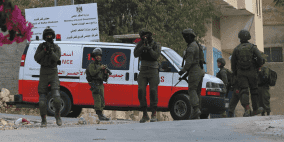 إصابة فتى واعتقال شابين خلال اقتحام مستوطنين شرق رام الله