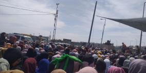 آلاف المواطنين يشدون الرحال إلى المسجد الأقصى