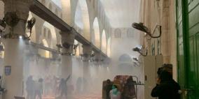 شاهد: إصابات جراء اقتحام الاحتلال للمسجد الاقصى