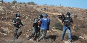 مدى: 47 اعتداء على الصحفيين ارتكبتها قوات الاحتلال خلال نيسان