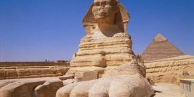 تمثال "أبو الهول" يثير ضجة في مصر بعد انتشار فيديو له "نائما"
