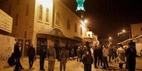 الخليل: إصابات خلال التصدي لاقتحام مئات المستوطنين لمسجد النبي يونس