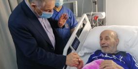 السفير دبور يعود اللواء أبو طعّان في مستشفى الهمشري