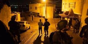 الاحتلال يعتقل 19 مواطنا خلال حملة دهم واسعة بالضفة
