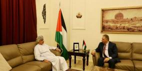 سفير فلسطين في لبنان يستقبل السفير العماني