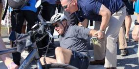 فيديو: سقوط الرئيس الأمريكي جو بايدن من على الدراجة