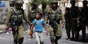 الاحتلال يصيب شابا بالرصاص ويعتقل طفلا في رام الله