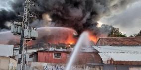 بالفيديو: اندلاع حريق كبير بمباني صناعية تحوي مواد خطيرة في حيفا