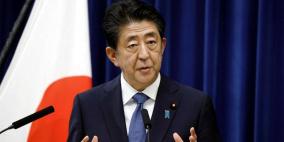 وفاة رئيس الوزراء الياباني السابق إثر تعرضه  لإطلاق النار على الهواء مباشرة