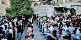 بالصور: الآلاف يؤدون صلاة عيد الأضحى في الحرم الإبراهيمي