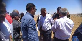 الخليل: الاحتلال يصيب العشرات ويعتقل رئيس بلدية الظاهرية