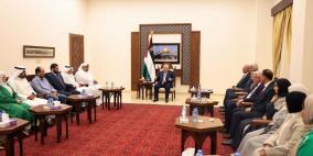 الرئيس يستقبل الوفد الكويتي المكلف بالتعاقد مع معلمين فلسطينيين