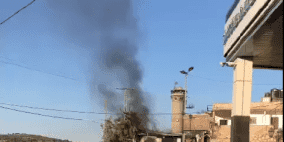 بالفيديو: إحراق برج عسكري إسرائيلي بالخليل وأنباء عن إصابة جنود