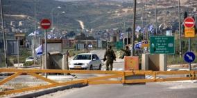 الاحتلال يغلق المدخل الغربي لبلدة تقوع ويتسبب بأزمات مرورية