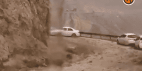 شاهد: تزحلق مركبات جراء السيول في طريق المعرجات شمال أريحا