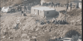 بالفيديو: الاحتلال يهدم منزلا في صور باهر بالقدس