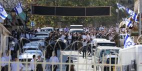 الخليل: مئات المستوطنين يقتحمون باب الزاوية ويعتدون على المواطنين