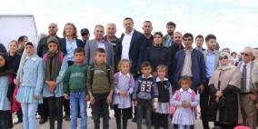 "التربية" تنظم زيارة دعم لمدرسة إصفي التي يهددها الاحتلال بالهدم في يطا