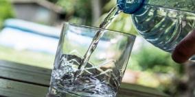 العلماء يحددون الكمية المثالية لشرب الماء للرجال والنساء