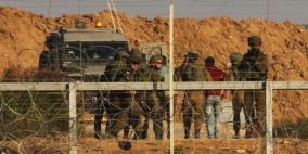 الاحتلال يعتقل مواطنا قرب السياج الفاصل شمال قطاع غزة