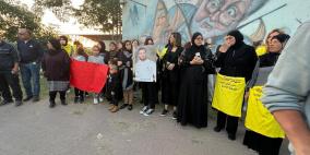 بالصور: العشرات يتظاهرون في مدينة الطيبة تنديداً بالجريمة وتصاعد العنف